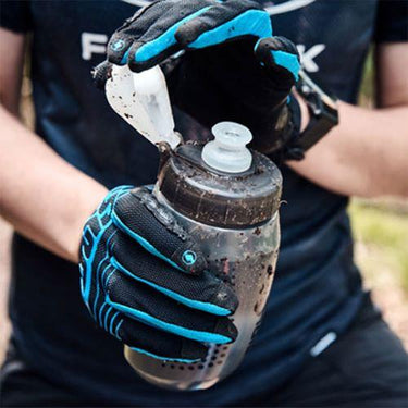 Fidlock Bottle 590ml + Bike Base inc Cageless Magnetic-Mechanical Mounting System for Bike Frames